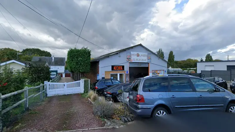 Vue de la rue devant Garage Avatacar Port-Jérôme-Sur-Seine, Port-Jérôme-sur-Seine