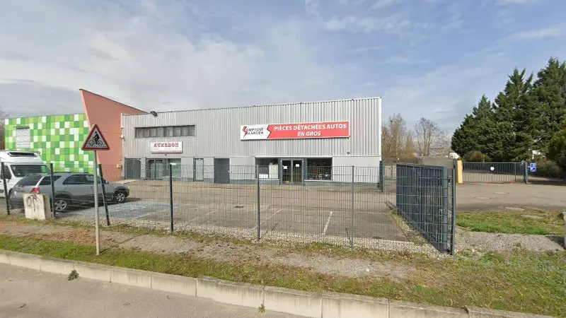 Vue de la rue devant Comptoir Alsacien Fourniture Auto Et Industriel, Schweighouse-sur-Moder