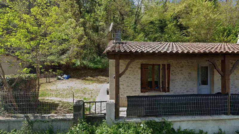 Vue de la rue devant Fan de meca, Gironde-sur-Dropt