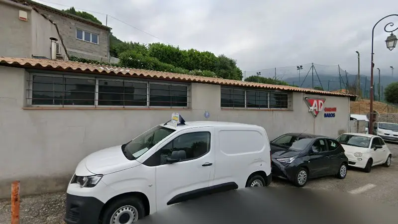 Vue de la rue devant AD Garage Expert BAROIS, Le Bar-sur-Loup