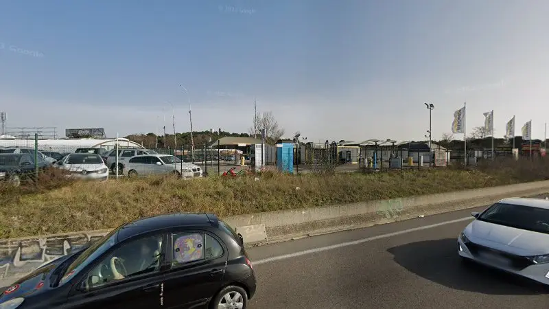 Vue de la rue devant Jumbo Pare-Brise Plan De Campagne, Septèmes-les-Vallons