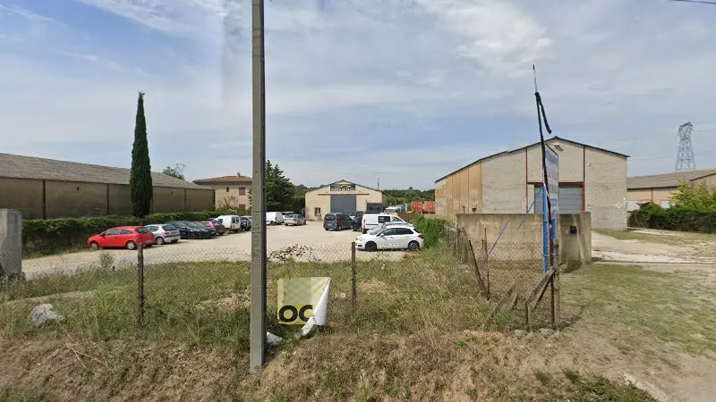 Vue de la rue devant New cars 905 route de bagnols 30290 laudun l'ardoise, Laudun-l'Ardoise