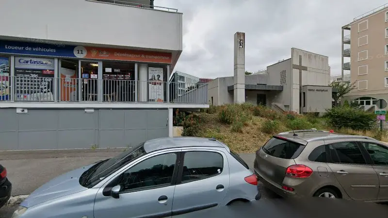 Vue de la rue devant Pare brise fissuré cassé 78 orgeval poissy les mureaux, Montigny-le-Bretonneux