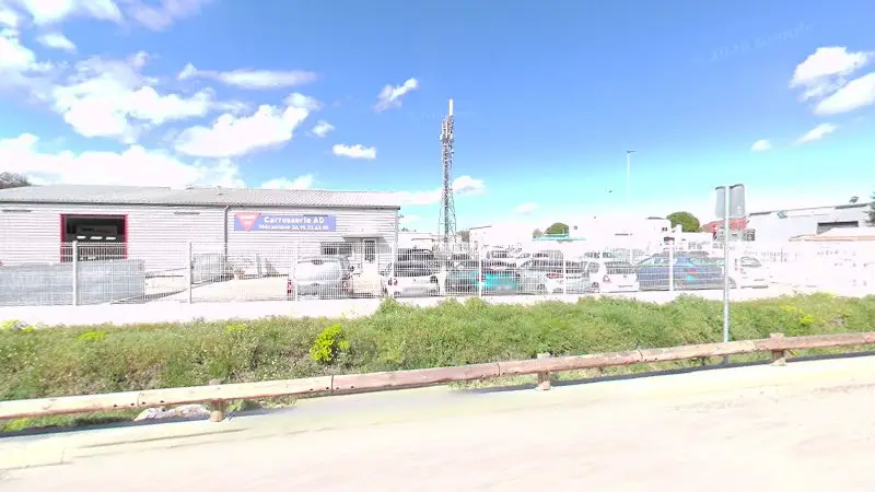 Vue de la rue devant AD Carrosserie et Garage Expert GLS AUTO SARL, Vedène