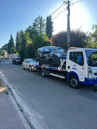 Photo publiée sur la fiche Google de EPAVISTE AGRÉE - Enlèvement épave gratuite & Rachat Automobile & pièces détachées auto, casse auto, Méré