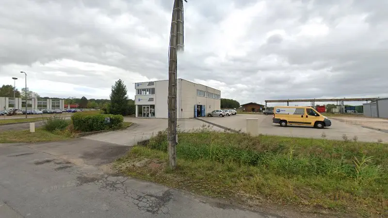 Vue de la rue devant AS Autosécurité Contrôle Technique CHATENOY LE ROYAL, Châtenoy-le-Royal