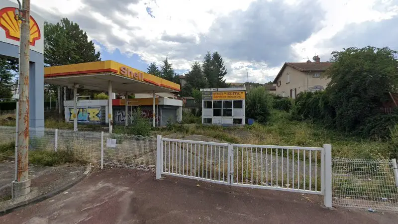 Vue de la rue devant Garage Elita, Le Chambon-Feugerolles
