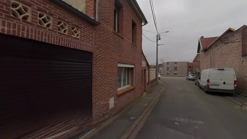 Vue de la rue devant PVSP (pièces voitures sans permis), Loos-en-Gohelle