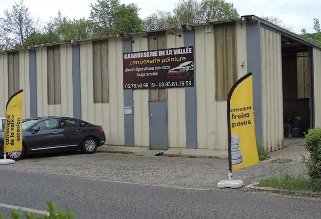 Photo publiée sur la fiche Google de CARROSSERIE DE LA VALLÉE (carrosserie,mecanique), Bayonville-sur-Mad