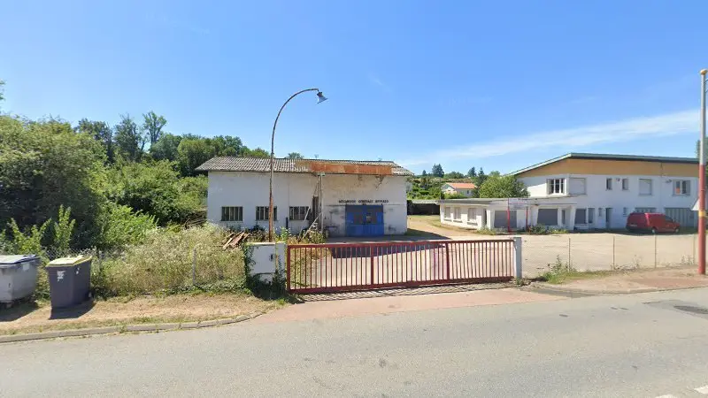 Vue de la rue devant Mécanique Générale Reynard, Courpière