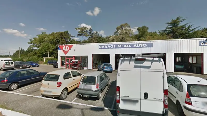 Vue de la rue devant France Pare-Brise - Chez M'AD Auto, Romans-sur-Isère