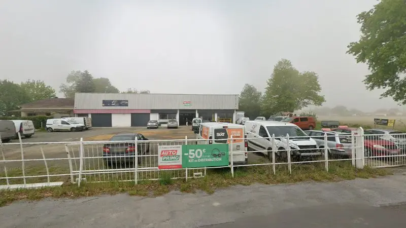 Vue de la rue devant Garage DelAutoMoto - AUTOPRIMO, Aire-sur-l'Adour