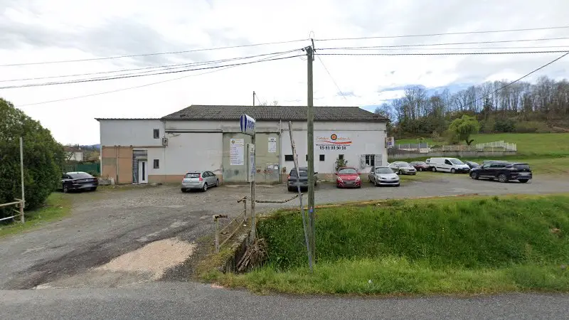 Vue de la rue devant L' Atelier Occitan 31, Salies-du-Salat