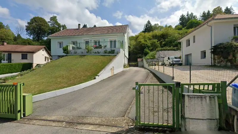 Vue de la rue devant GT Motosports, Clairvaux-les-Lacs