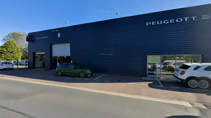 Vue de la rue devant Sarl Garage Des Gravelets, Montmartin-sur-Mer