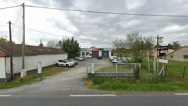 Vue de la rue devant Eurorepar Garage Boudier, Saint-Sylvestre-sur-Lot