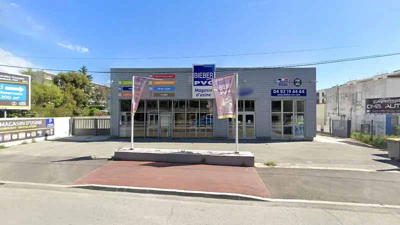 Vue de la rue devant Portes De Garage Moustiquaires, Le Cannet