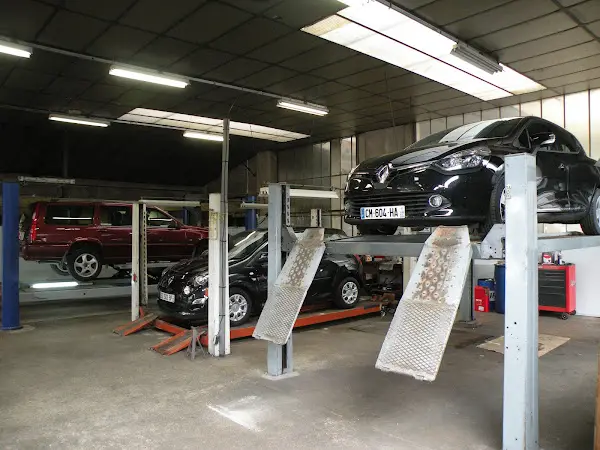 Photo publiée sur la fiche Google de RENAULT DACIA - GARAGE CONRY - AGENCE ARBOIS, Arbois