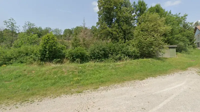 Vue de la rue devant Garage Du Belvédère, Coteaux du Lizon