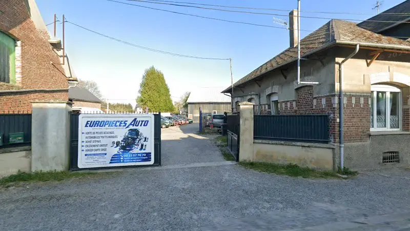 Vue de la rue devant Europièces Auto, Alaincourt