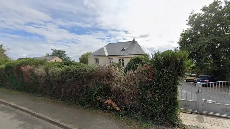 Vue de la rue devant AC AUTO, Montreuil-sur-Maine
