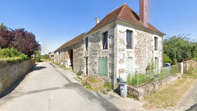 Vue de la rue devant Am débosselage ( débosselage sans peinture), Avoine