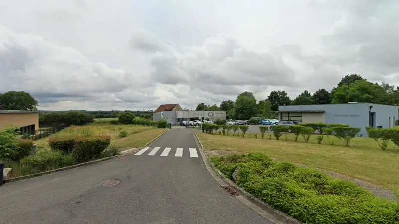 Vue de la rue devant CADEXA 58, Groupe ATMOS Experts Groupe, Varennes-Vauzelles
