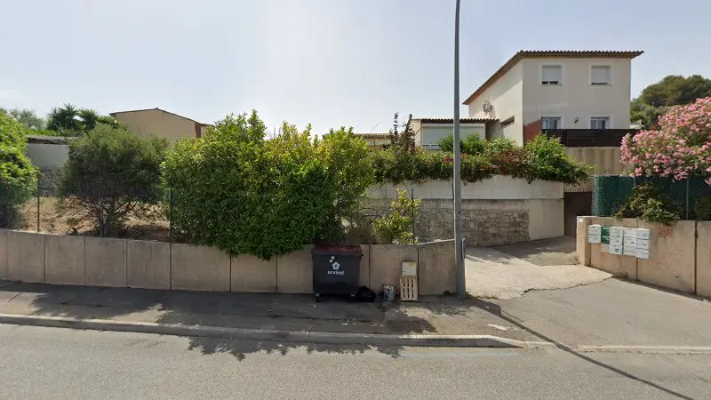 Vue de la rue devant Carrosserie Liberali, Vallauris