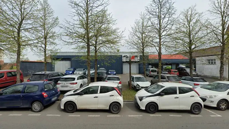 Vue de la rue devant Garage Avatacar Bruay-La-Buissière, Bruay-la-Buissière