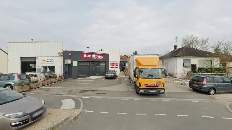 Vue de la rue devant Garage BARTHON - 1,2,3 AutoService, Châteauneuf-sur-Loire