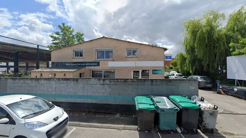 Vue de la rue devant Garage carrosserie à Toulouse 31000, Beauzelle