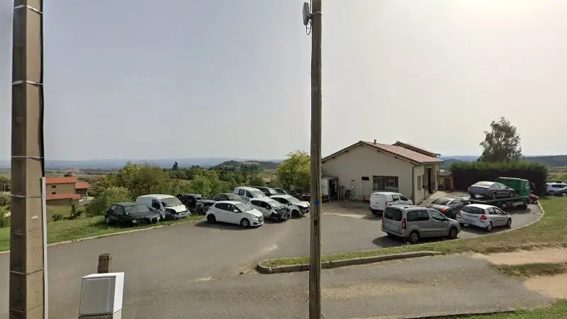 Vue de la rue devant Bergeron Jean-François, Chenereilles