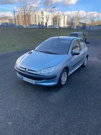 Photo publiée sur la fiche Google de ELJ automobile, Mantes-la-Jolie