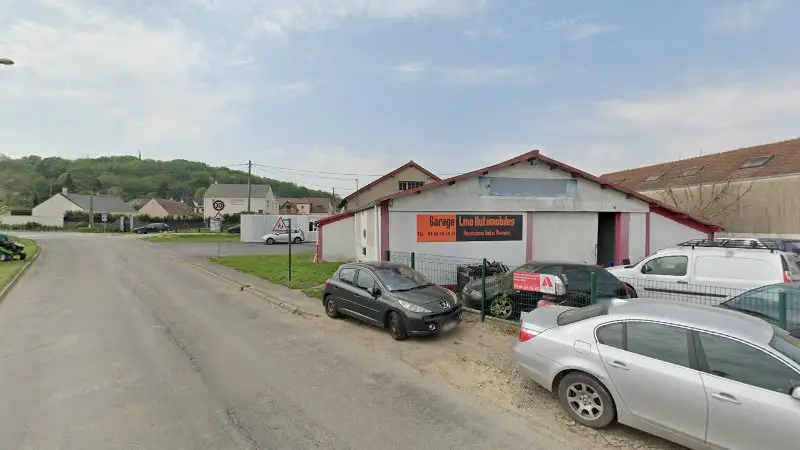 Vue de la rue devant Garage Lino Automobiles, Penchard