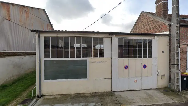 Vue de la rue devant France Pare-Brise, Bray-sur-Seine
