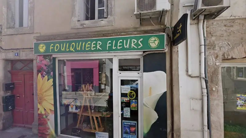 Vue de la rue devant Depósito municipal de la policía de autorute, Lézignan-Corbières