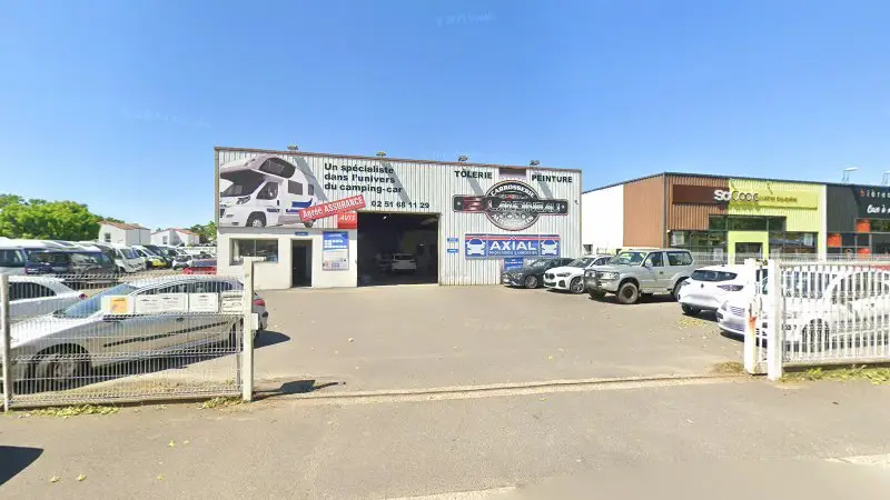 Vue de la rue devant AXIAL - Carrosserie GJMB, Challans