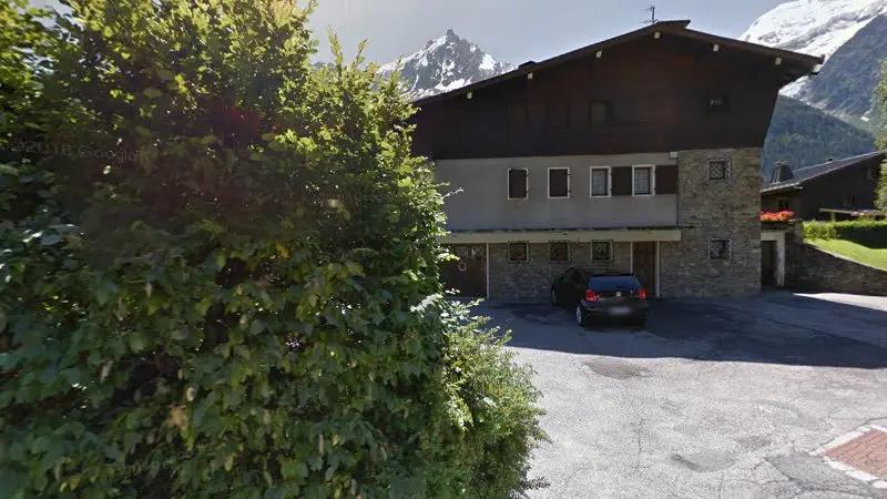 Vue de la rue devant Antoine Dépannage Pneu Chamonix, Chamonix-Mont-Blanc