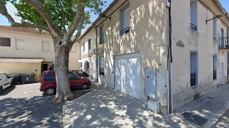 Vue de la rue devant GARAGE DES PLATANES, Saint-Gilles