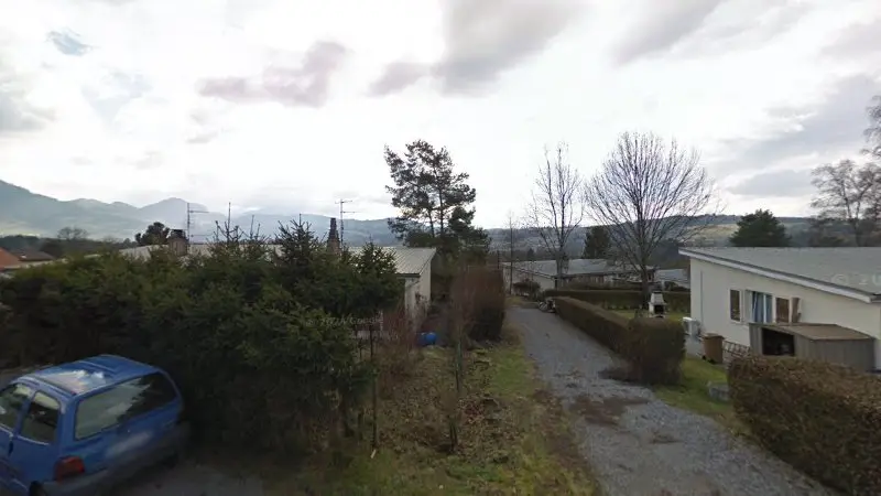 Vue de la rue devant Garage Gérard Droesch, Viuz-en-Sallaz