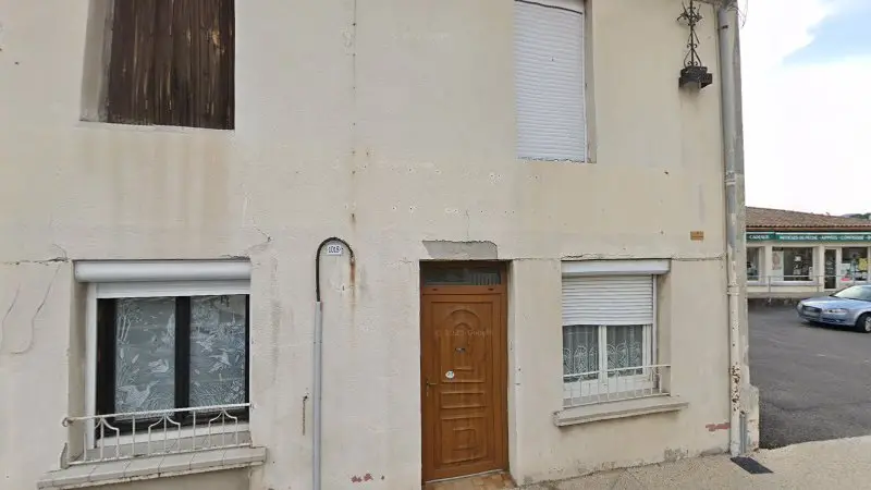 Vue de la rue devant NJ auto, Saint-Bauzille-de-Putois