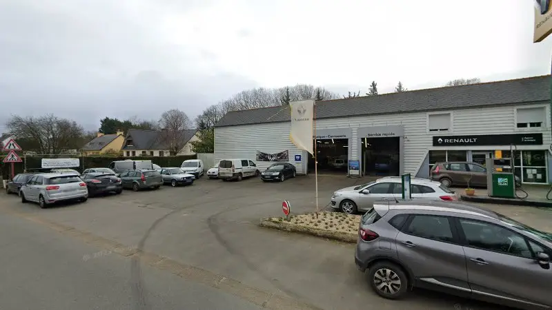 Vue de la rue devant SARL Garage Le Moigne, Pommerit-le-Vicomte