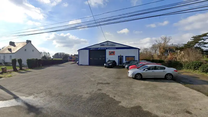 Vue de la rue devant Garage Le Boulanger, Lamballe-Armor