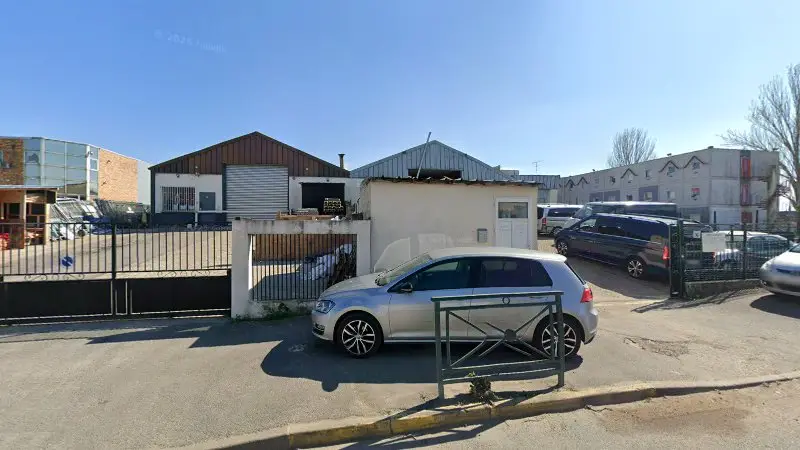 Vue de la rue devant VTM GARAGE AUTO PRO, Vigneux-sur-Seine