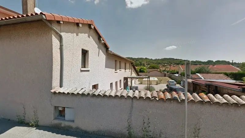 Vue de la rue devant Dominique Berthet, Saint-Maurice-l'Exil