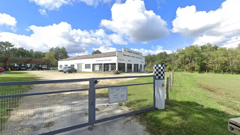 Vue de la rue devant Garage Molieres 24480, Molières