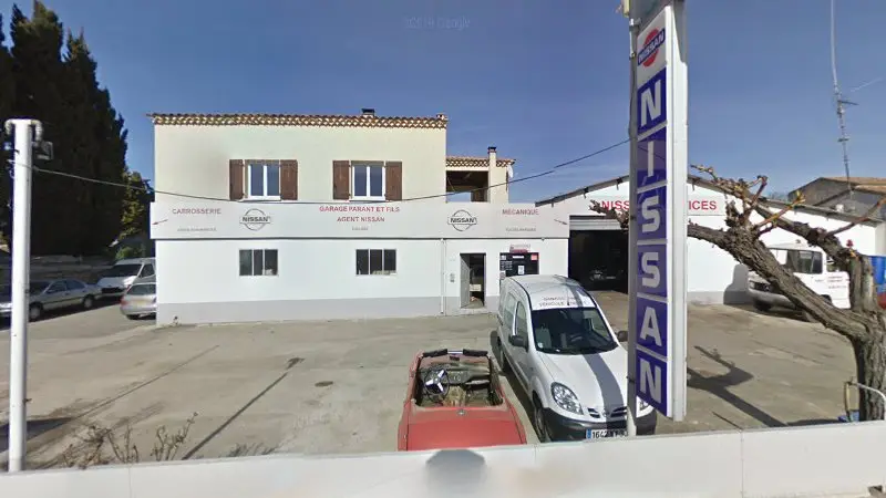 Vue de la rue devant Garage Parant- Agent NISSAN, Moussac