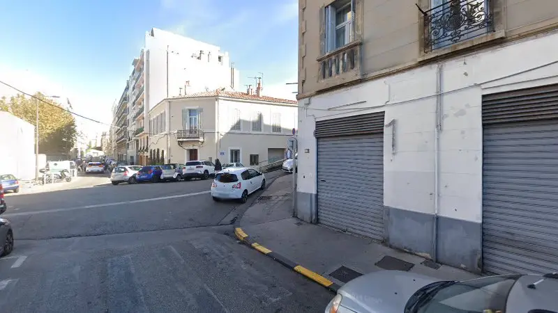 Vue de la rue devant Garage Du Coteau - Citroën, Marseille