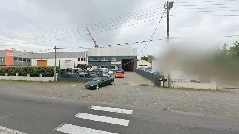 Vue de la rue devant Oliver’s Cars, Le Pouliguen