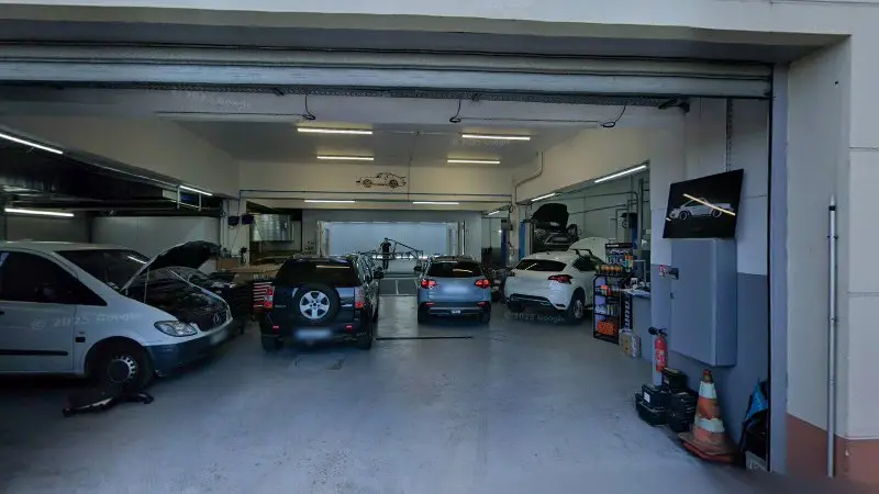 Vue de la rue devant TOP GARAGE - GARAGE BERNARDI, Colomars
